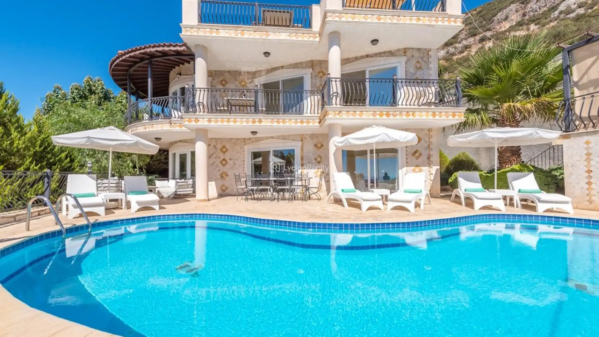 VILLA WHITE | Villa for Sale with Pool and Sea View