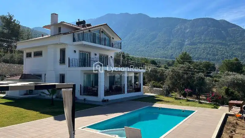 VILLA SINEM | This Luxury Villa