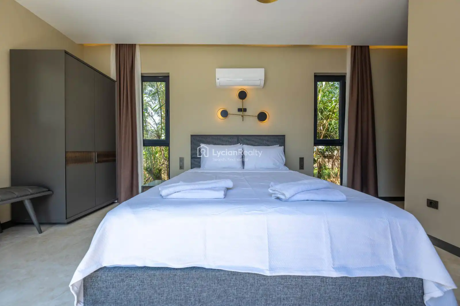 Minimalist Single Storey Villa for Rent | VILLA SHIRT