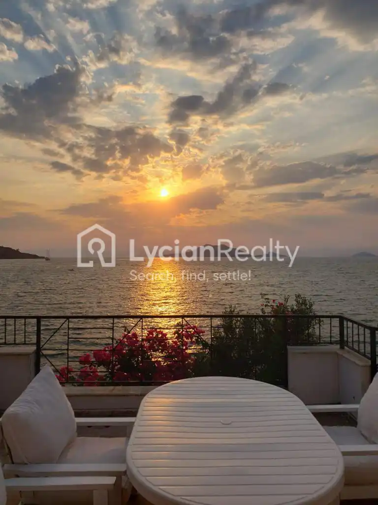 HOUSE ON KNIGHT ISLAND | Amazing Sea View Apartment in Turkey