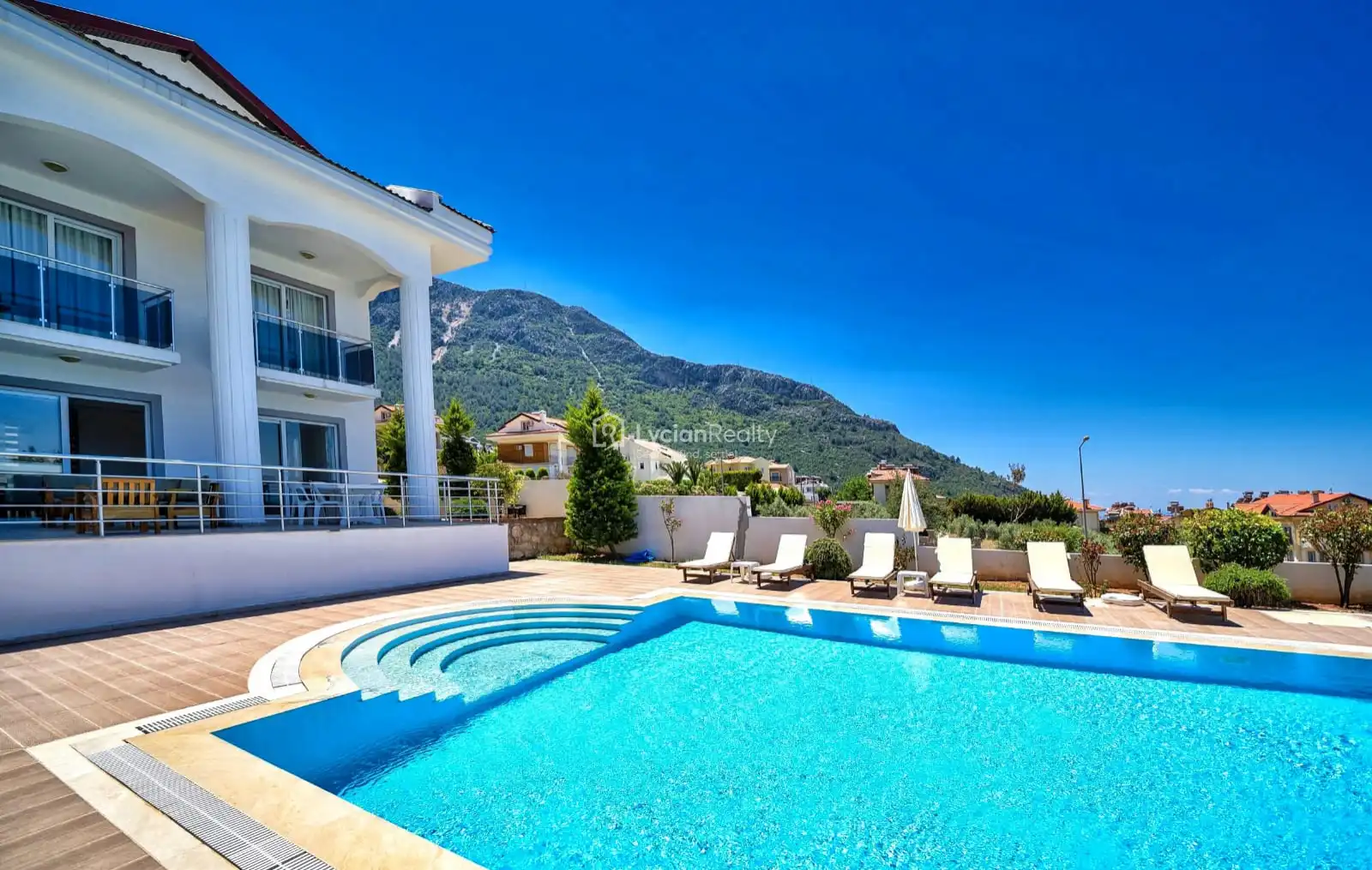 VILLA ELVO | Villa for Sale with Large Pool