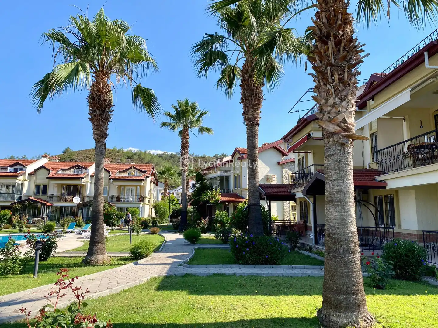 Flat Green - Turkish Houses with Large Gardens and Pools