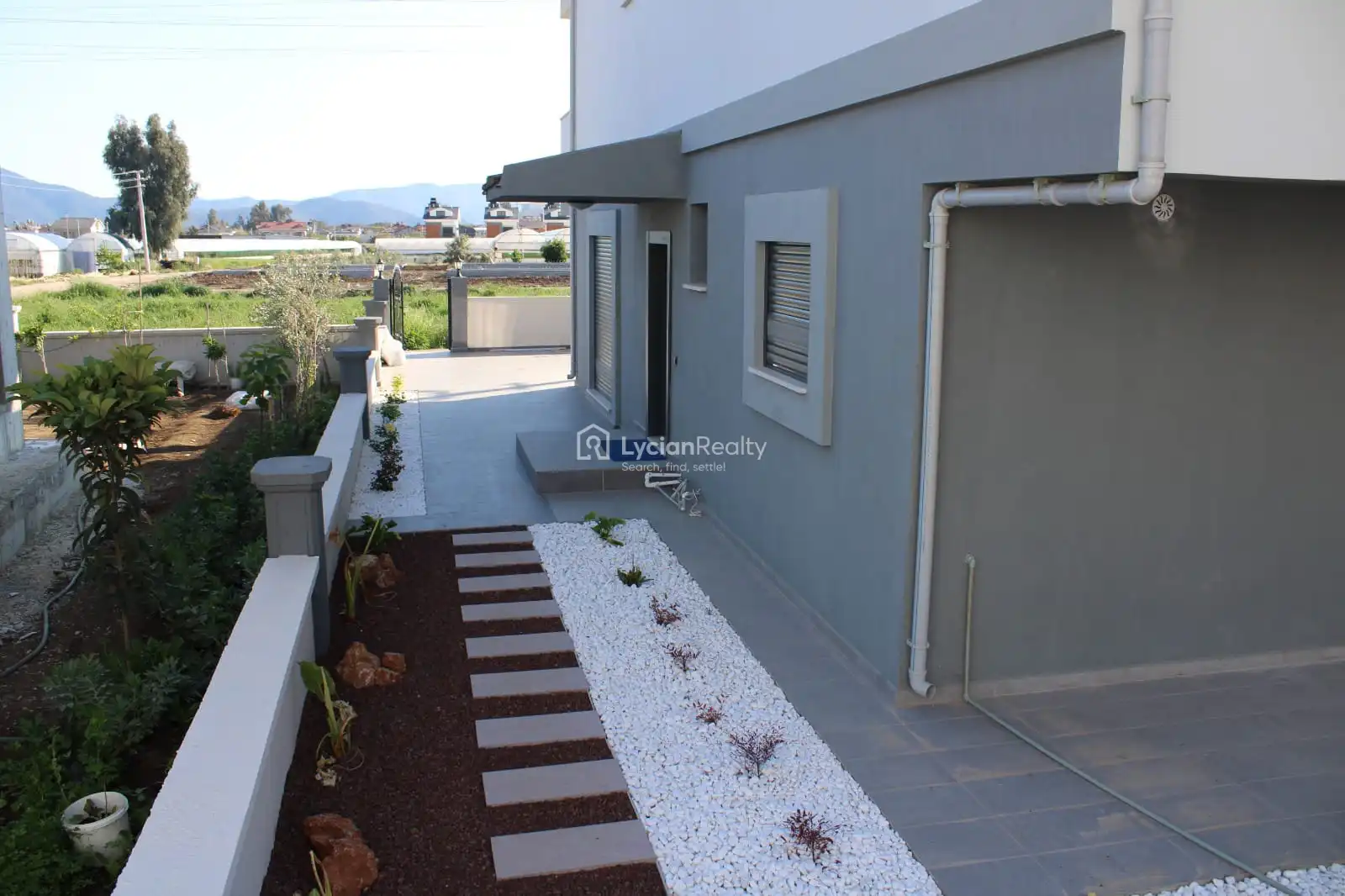 VILLA WINE | Detached Villa