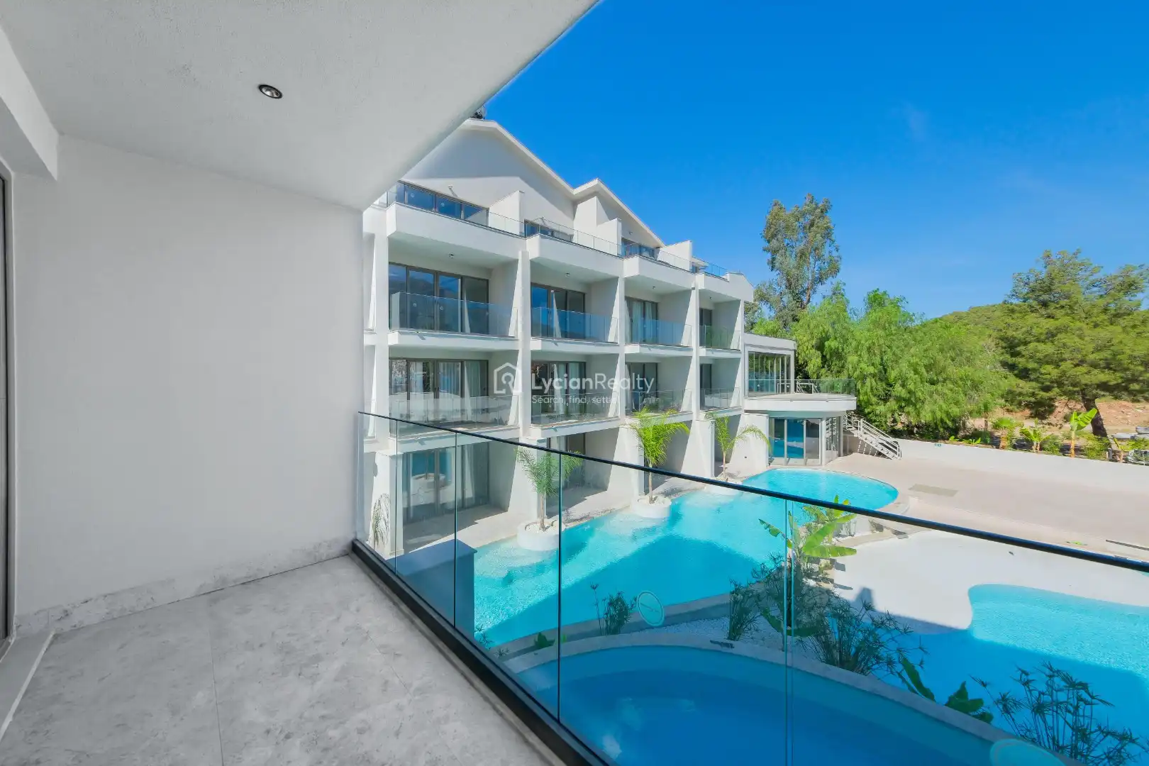 222 Swim Up Residence  | Turkey Residence